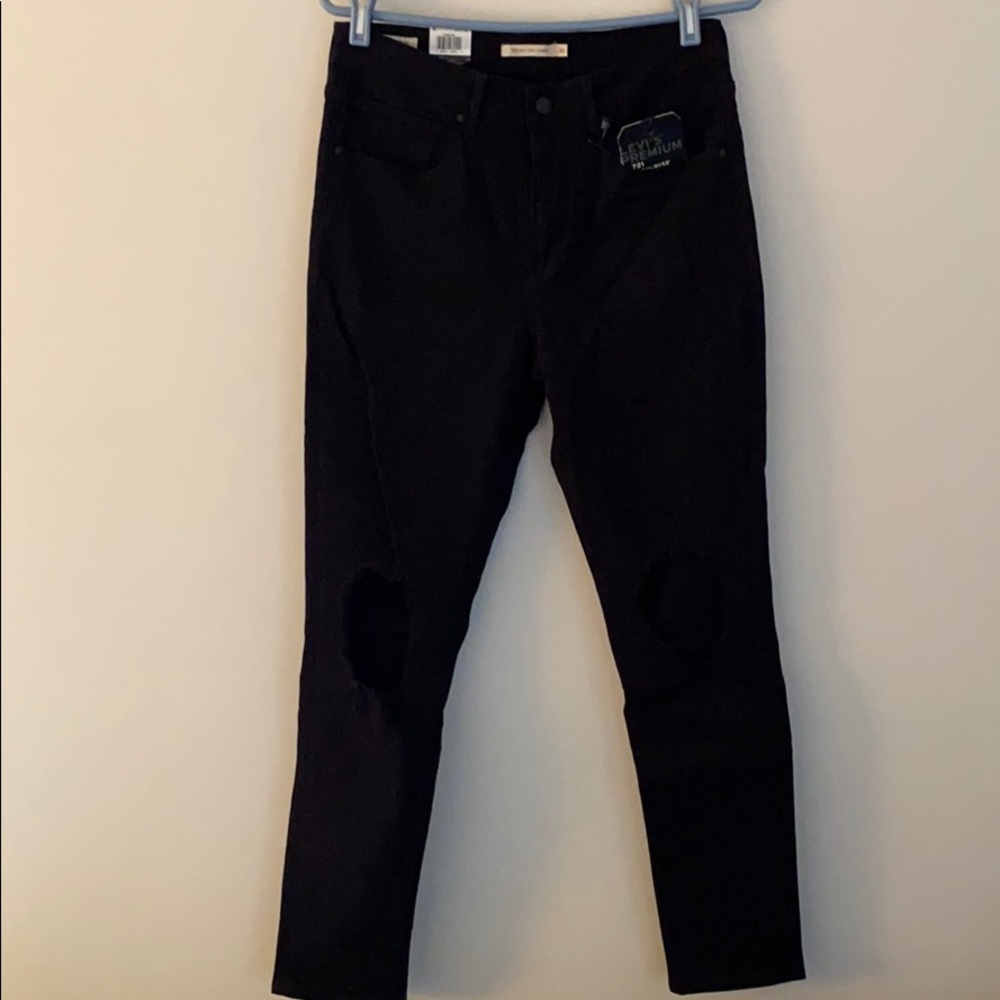 Levi’s black skinny jeans